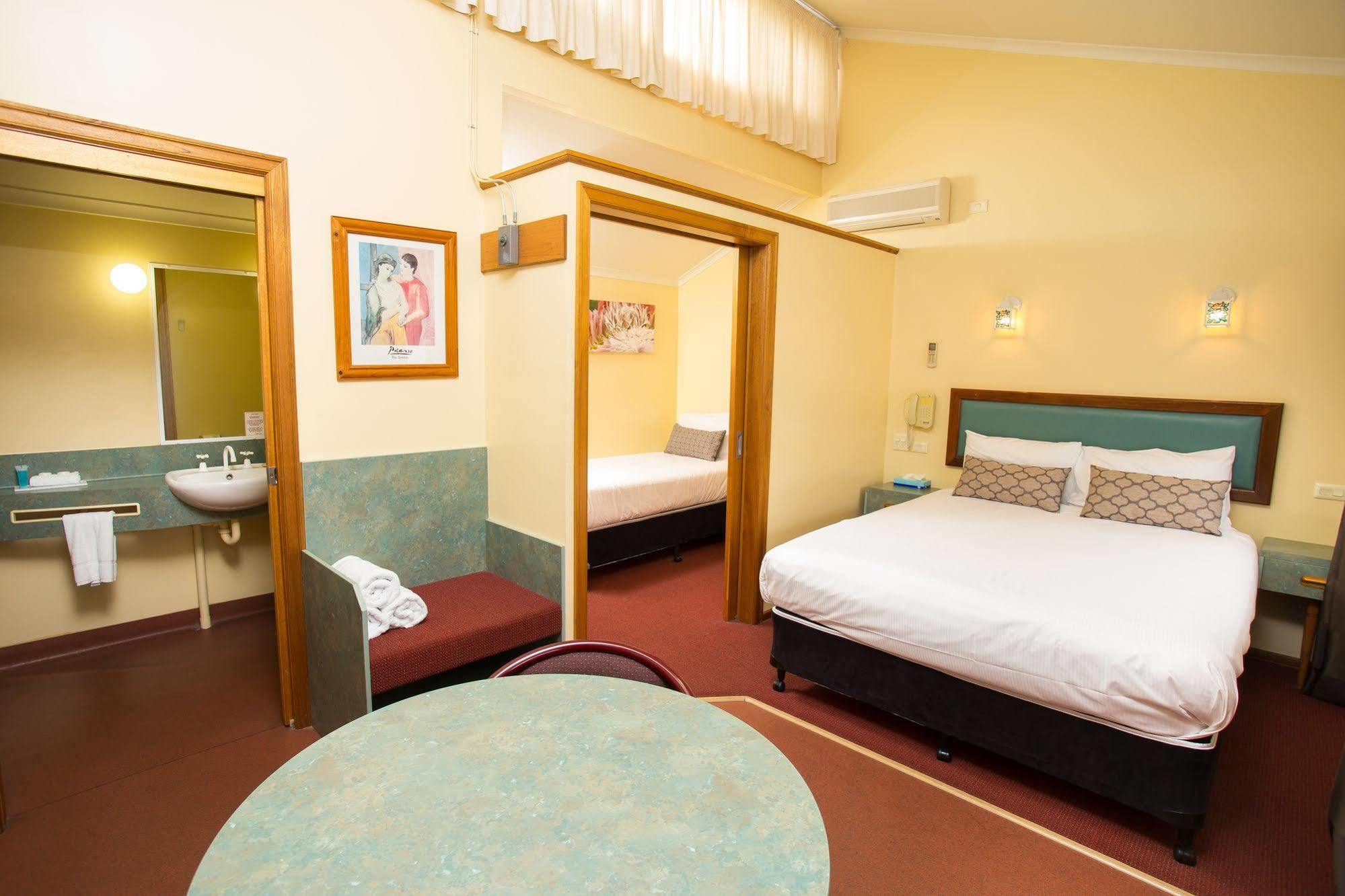 Downs Motel Toowoomba Exterior photo
