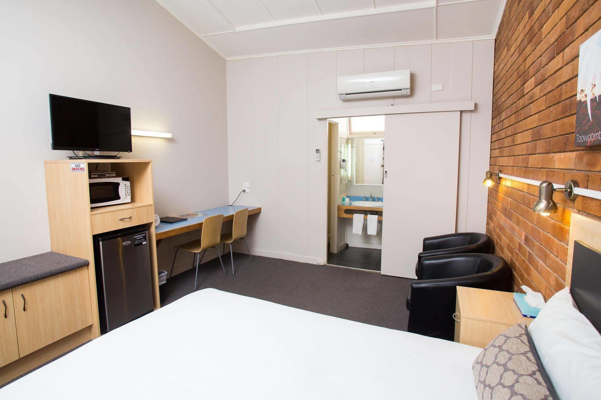 Downs Motel Toowoomba Exterior photo